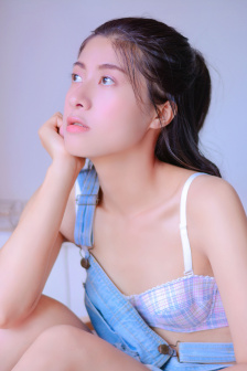 电影不扣钮的女孩